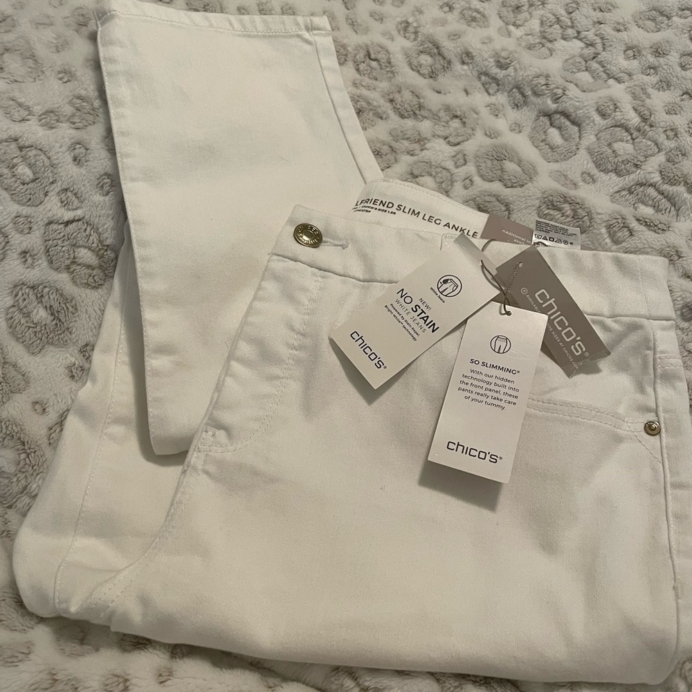 COPY - Chicos Girlfriend Slimming Jeans White size 1.5